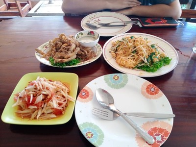 อาหาร หรือ เครื่องดื่ม