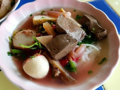 ก๋วยเตี๋ยวต้มยำหมูย่าง สวนกล้วย