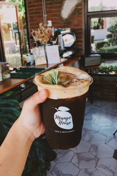 แมงโก้ เฮ้าส์ คาเฟ่