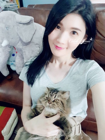https://www.facebook.com/Celebclinic/