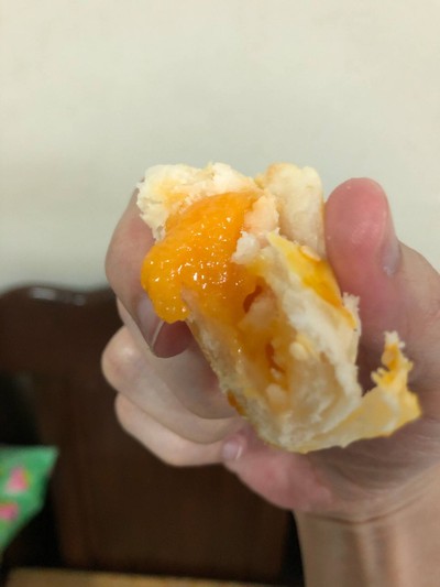 ขนมเปี๊ยะลาวา