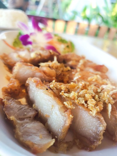 แซ่บยกครัว คาเฟ่