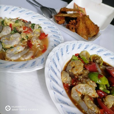 อาหาร หรือ เครื่องดื่ม