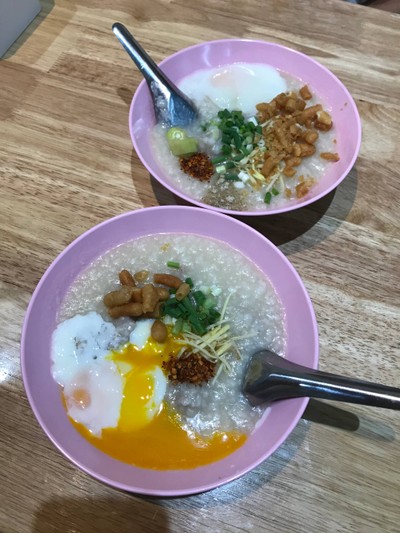 โจ๊กหมูล้วน
