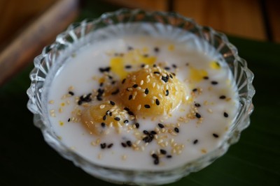 บัวลอยไส้ไข่เค็ม