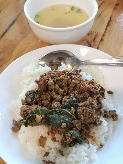 ข้าวกะเพราเนื้อออสเตรเลียสับ/ผัดน้ำ