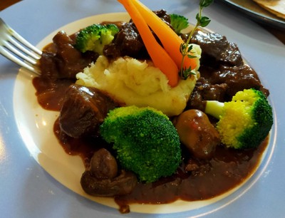 อาหาร หรือ เครื่องดื่ม