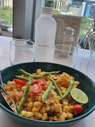 ส้มตำข้าวโพดทอด