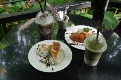 อาหาร หรือ เครื่องดื่ม