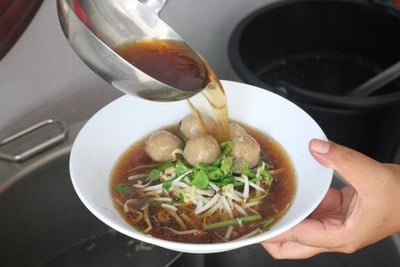 เกาเหลาลูกชิ้นจัมโบ้