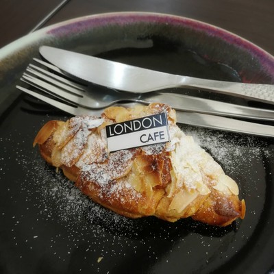 ครัวซองต์อัลมอนด์