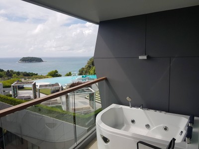 เตรียมBath Bombมาเพื่อใช้กับBathtopที่ระเบียงหน้าห้องนี้เลย