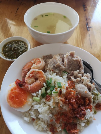 อาหาร หรือ เครื่องดื่ม