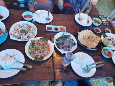 อาหาร หรือ เครื่องดื่ม