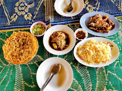 อาหาร หรือ เครื่องดื่ม