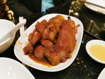 หมูแดงอบน้ำผึ้ง