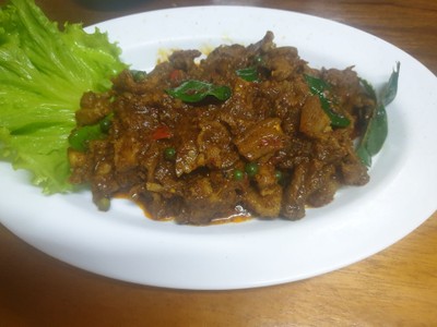 หมูป่าผัดเผ็ด