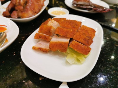 หมูกรอบ