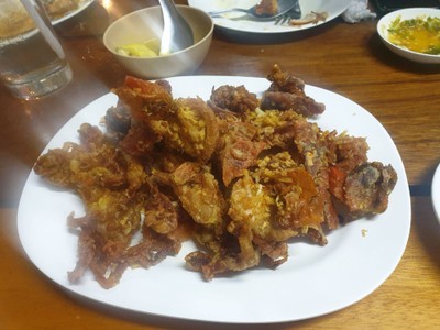 ปูนิ่มทอดกระเทียม