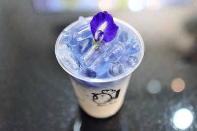 นมสดอัญชัน