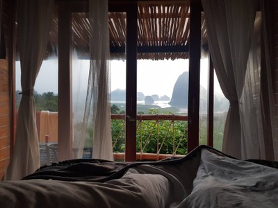 วิวที่มองออกไปจากที่นอน ถ้าทุกๆเช้าตื่นมาเจอแบบนี่ก็ดีสินะ