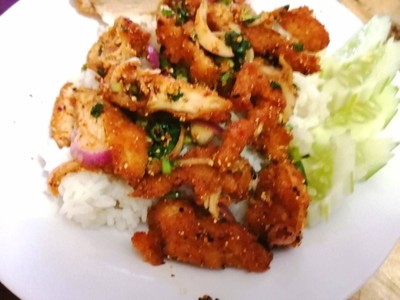 ข้าวยำไก่แซ่บ