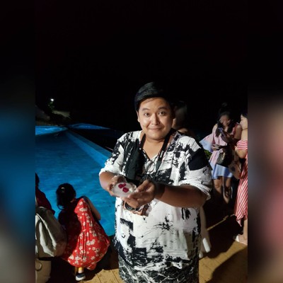 ครั้งแรกกับการลอยกระทงน้ำแข็ง ครั้งแรกกับการลอยกระทงในสระว่ายน้ำ 