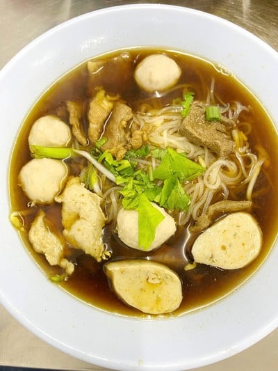 เมนูของร้าน ชิงเฮง ก๋วยเตี๋ยวหมูชามยักษ์