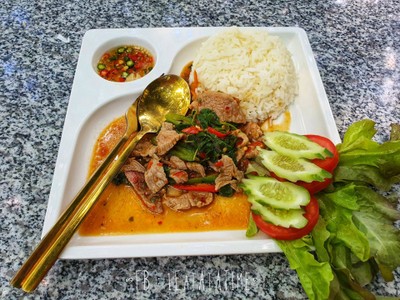 ข้าวกะเพราเนื้อ