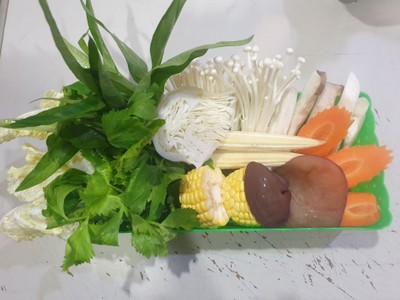 ชุดผักรวม+เห็ด+วุ้นเส้น
