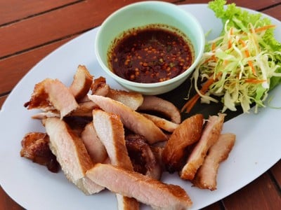 อาหาร หรือ เครื่องดื่ม