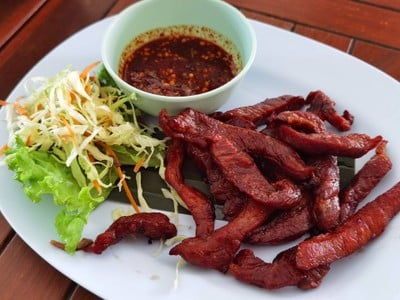 อาหาร หรือ เครื่องดื่ม