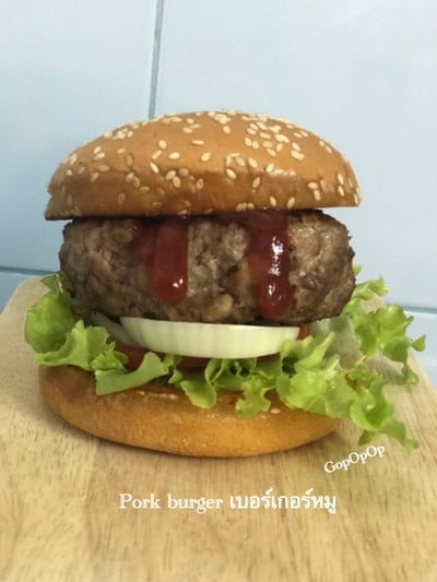 วิธีทำ Pork burger เบอร์เกอร์หมูฉึกๆ 🐷