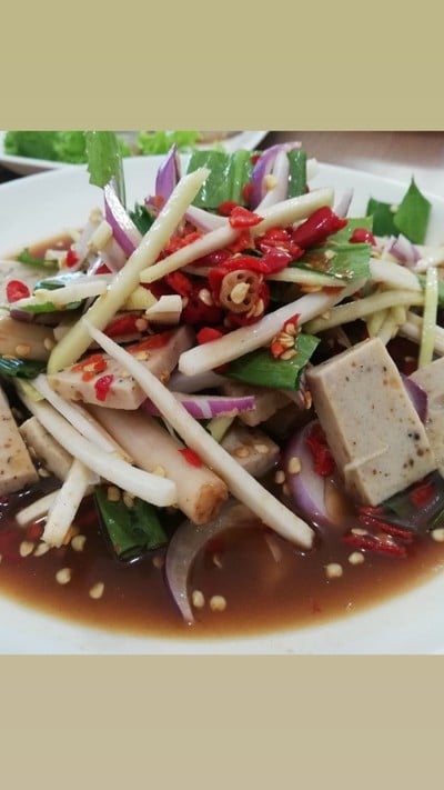 ยำข้าวโพดไก่ยออุบล