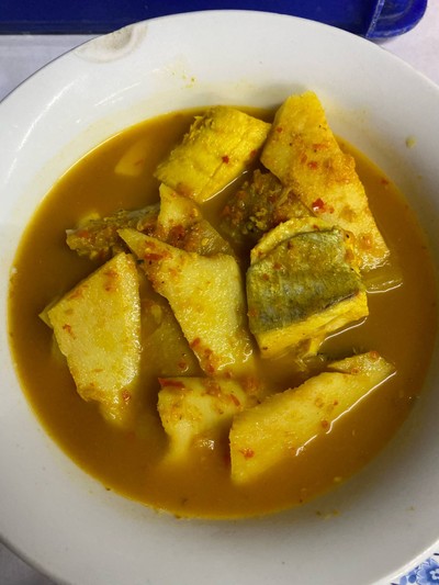 แกงส้มปลากระพงยอดมะพร้าว