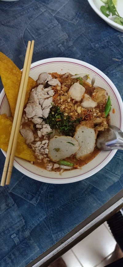 ก๋วยเตี๋ยวหมูต้มยำโบราณ