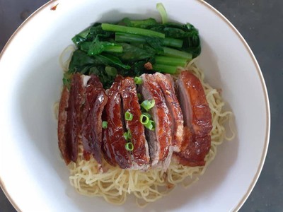 บะหมี่แห้งหน้าเป็ด