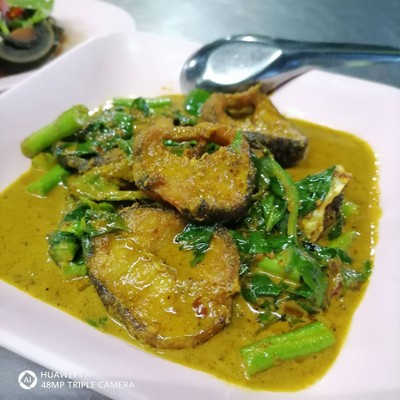 ผัดเผ็ดปลาดุกทะเล