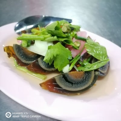 ยำไข่เยี่ยวม้า