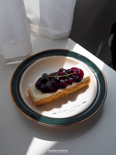 Blueberry rare cheesecakes