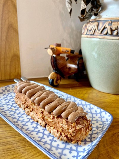 Almond Eclair