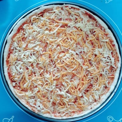 วิธีทำ สูตรแป้งพิซซ่าบางกรอบ ( ถาดใหญ่ 2 ถาด) Homemade Thin Crust Pizza Dough