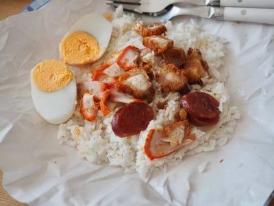 ข้าวหมูแดงเลิศรสเจ๊โส่ย