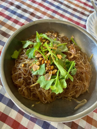 แพอาหารคุณอี๊ด (Phae Ahan Khun It Restaurant) แพอาหารคุณอี๊ด (Phae Ahan Khun It Restaurant)