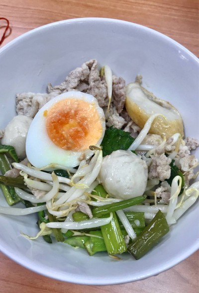 เกาเหลาหมูบะช่อเพิ่มไข่