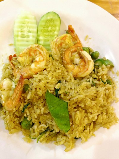 ข้าวผัดเขียวหวานกุ้ง