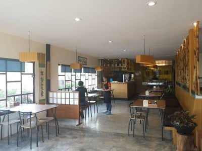 บรรยากาศ ร้านอาหารญี่ปุ่นTomodachi จอมสุรางค์ยาตร์