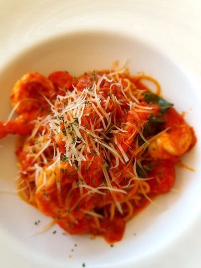 สปาเกตตี้กุ้งซอสมะเขือเทศ