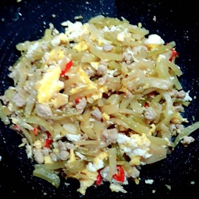 วิธีทำ ผักกาดดองกระป๋องผัดหมูสับใส่ไข่ Pad Pak Gad Dong Moo Sab Sai Kai วิธีทำ ผักกาดดองกระป๋องผัดหมูสับใส่ไข่ Pad Pak Gad Dong Moo Sab Sai Kai