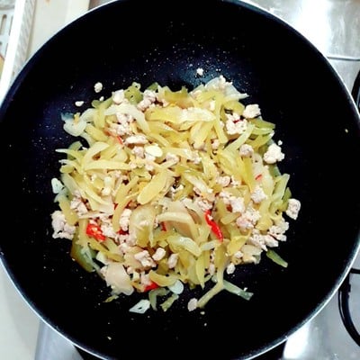 วิธีทำ ผักกาดดองกระป๋องผัดหมูสับใส่ไข่ Pad Pak Gad Dong Moo Sab Sai Kai วิธีทำ ผักกาดดองกระป๋องผัดหมูสับใส่ไข่ Pad Pak Gad Dong Moo Sab Sai Kai